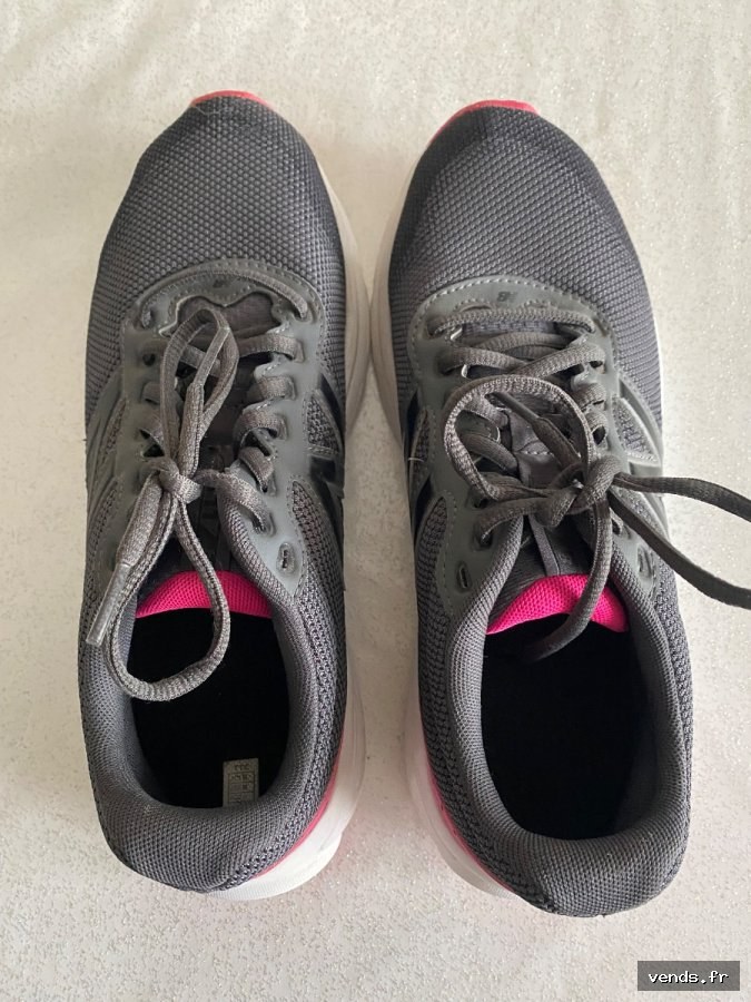 Baskets Nike running femme gris/rose – très bon état