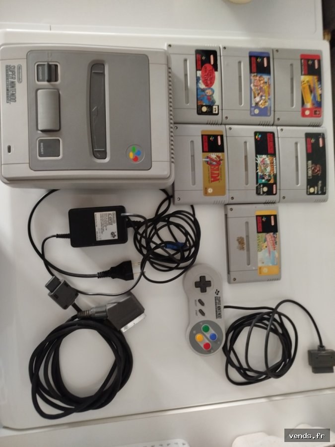 Console Super Nintendo SNES + 8 jeux + manette + accessoires