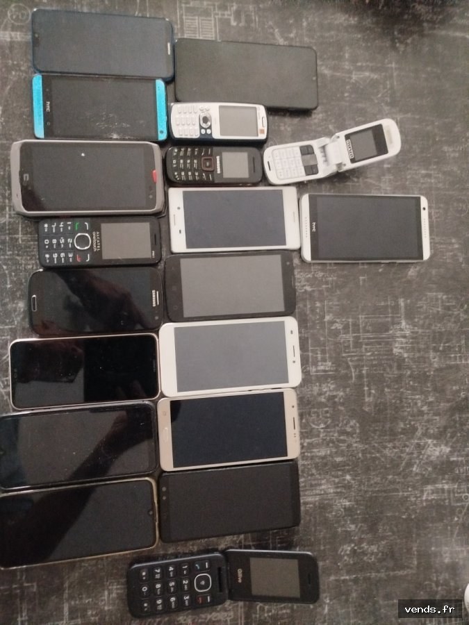 Lot de 18 téléphones portables - smartphones & touches mixtes