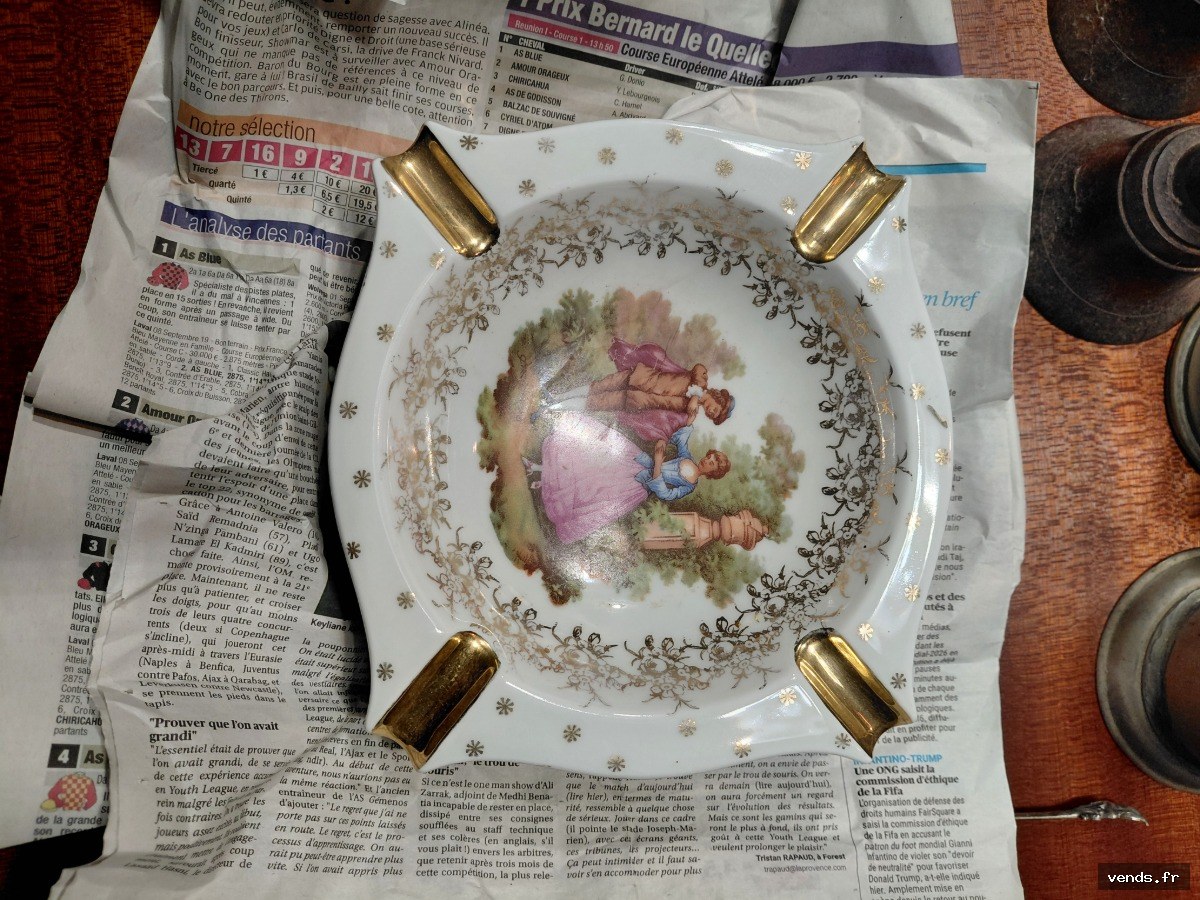Assiette ancienne porcelaine décor romantique XIXe siècle
